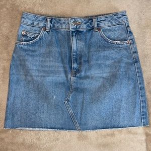 NWT Topshop frayed hem miniskirt